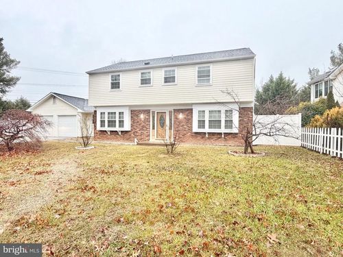 4001 Middle Ridge Dr, FAIRFAX, VA, 22033-3229 | Card Image