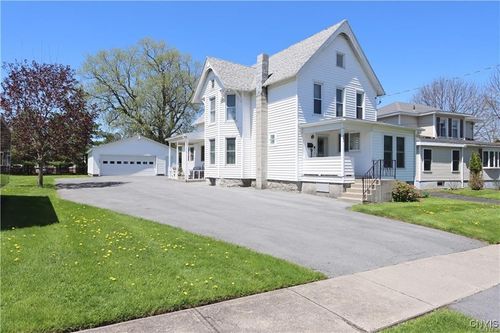 2f-843 Davidson St, Watertown, NY, 13601-1411 | Card Image