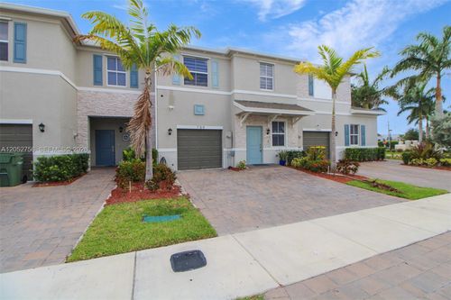 789 Se 16th Ct, Homestead, FL, 33034-5681 | Card Image