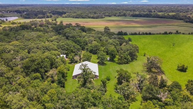 250 County Road 498, Home with 3 bedrooms, 2 bathrooms and 6 parking in Sweeny TX | Image 19