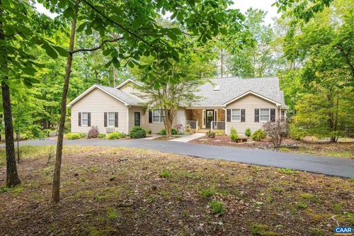 61 Wildwood Dr, PALMYRA, VA, 22963-2225 | Card Image