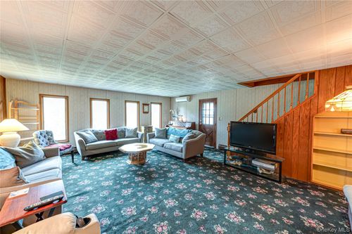 55 Ball Park Ln, Hicksville, NY, 11801-4501 | Card Image