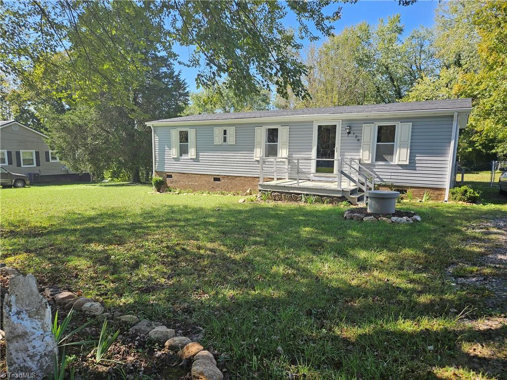 Central Dr, Mount Airy, NC 27030