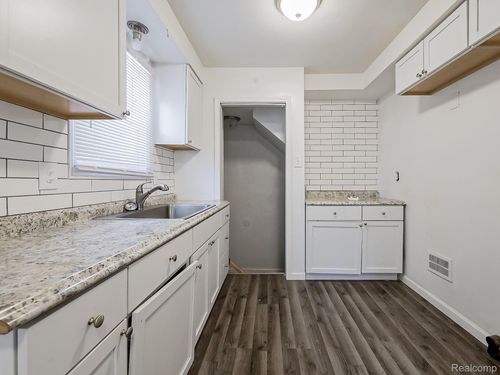 11031 Courville St, Detroit, MI, 48224-2461 | Card Image