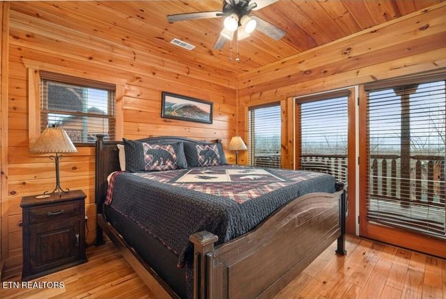 880 Great Smoky Way, House other with 4 bedrooms, 4 bathrooms and null parking in Gatlinburg TN | Image 36