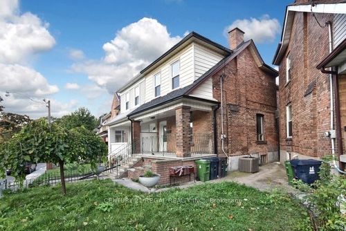 300 Montrose Ave, Toronto, ON, M6G3G8 | Card Image
