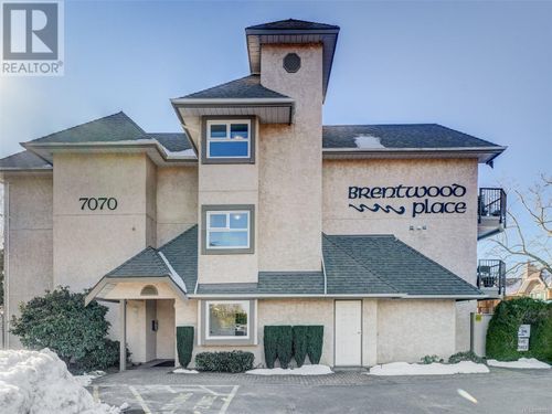 304-7070 W Saanich Rd, Brentwood Bay, BC, V8M1P5 | Card Image