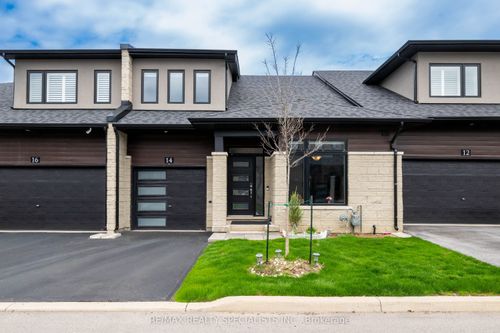 14 Welch Lane, Hamilton, ON, L9C0G1 | Card Image