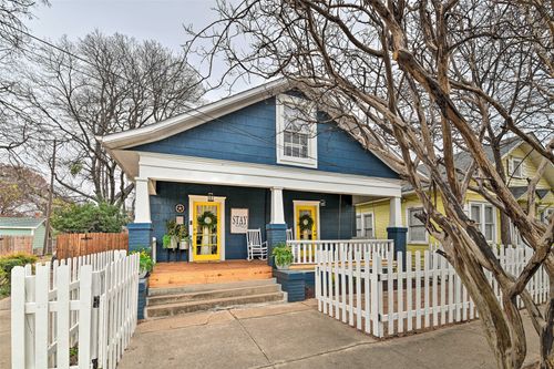 1460 W Allen Ave, Fort Worth, TX, 76110-1319 | Card Image