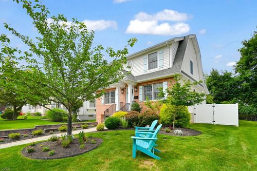 76 Franklin St, Verona, NJ, 07044-1923 | Card Image