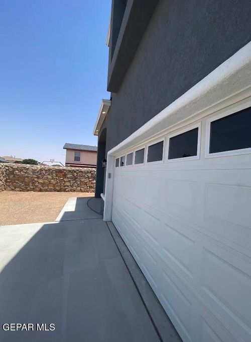 12498 Paseo Azul Dr, El Paso, TX, 79928-5682 | Card Image