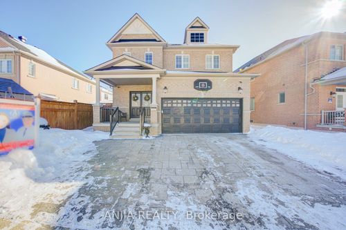 102 Wilf Morden Rd, Stouffville, ON, L4A0K1 | Card Image