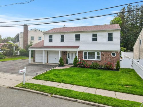 1 Bennett Ave, Huntington Station, NY, 11746-2811 | Card Image