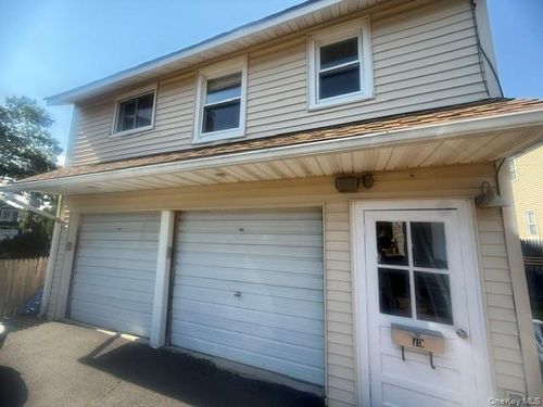 75 Hillside Ave, Manhasset, NY, 11030-2255 | Card Image