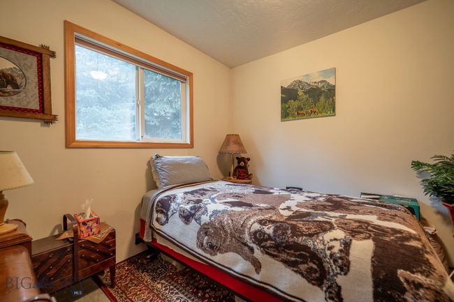 1077 Us Highway 89 S, House other with 3 bedrooms, 3 bathrooms and null parking in Gardiner MT | Image 36