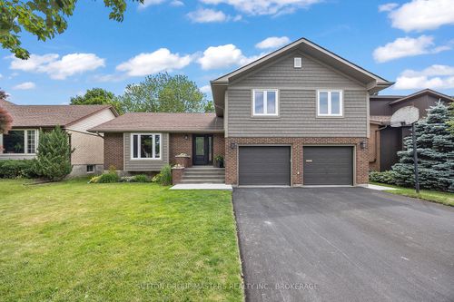 175 Country Club Dr, Kingston, ON, K7M7G8 | Card Image