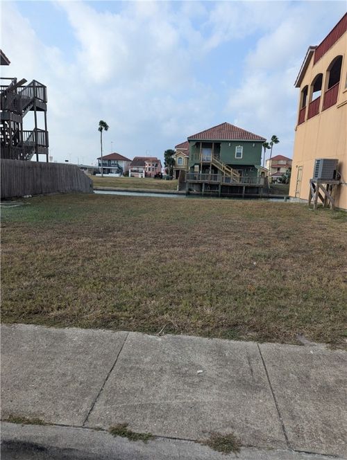 705 Enchanted, Corpus Christi, TX, 78402 | Card Image