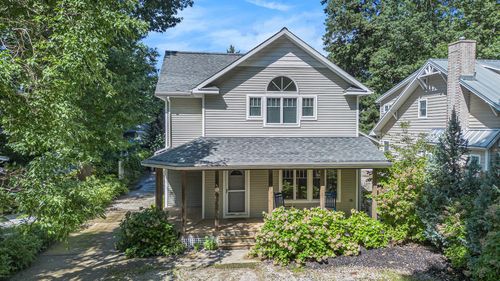 35 3rd St, South Haven, MI, 49090-1694 | Card Image