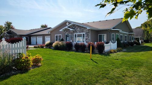 2149 Avon Dr, Traverse City, MI, 49685-7348 | Card Image