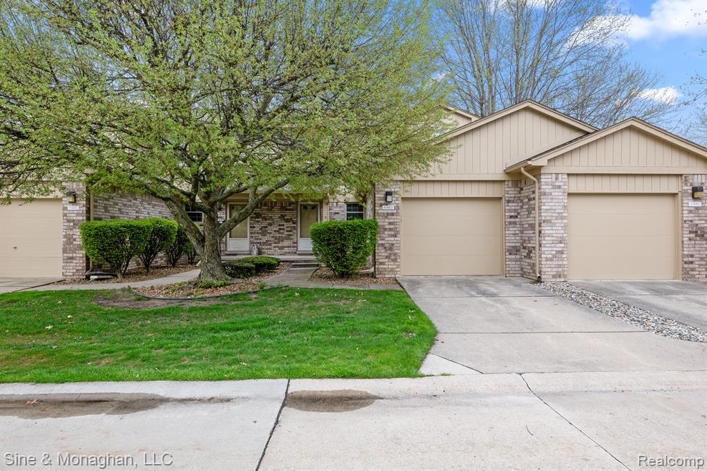 Janet Cir, Clinton Township, MI 48038 #1