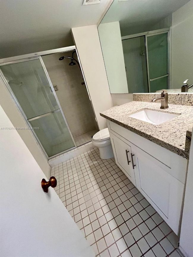 APT-2001 - 4000 Towerside Ter, Condo with 2 bedrooms, 2 bathrooms and null parking in Miami FL | Image 30