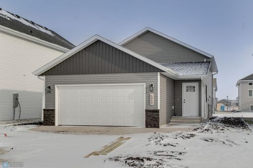 6868 Thomas Street, Horace, ND, 58047 | Card Image