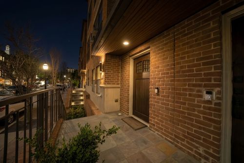 3-2420 Hugo St, Dallas, TX, 75204-2842 | Card Image