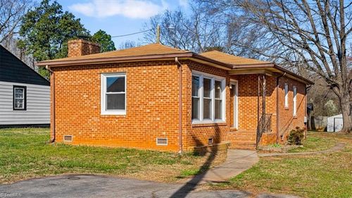 221 Dunn St, Eden, NC, 27288-3011 | Card Image
