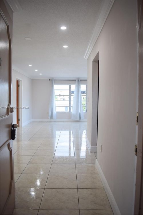 apt-301-1020 94th St, Bay Harbor Islands, FL, 33154-2336 | Card Image