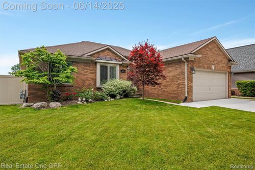52657 Creekside Dr, Chesterfield, MI, 48047-5939 | Card Image