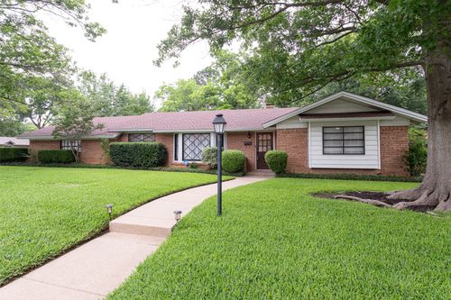 7101 Jewell Ave, Fort Worth, TX, 76112-5711 | Card Image