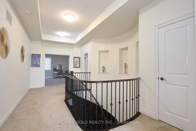 14 Ladbrook Cres, House other with 7 bedrooms, 5 bathrooms and 4 parking in Brampton ON | Image 32