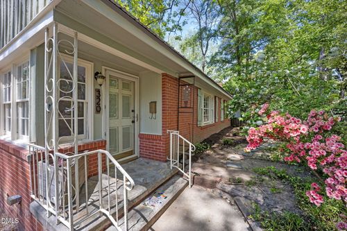 320 S Ennis St, Fuquay Varina, NC, 27526-2316 | Card Image