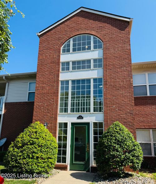 102-8000 Magnolia Ridge Ct, Louisville, KY, 40291-6760 | Card Image