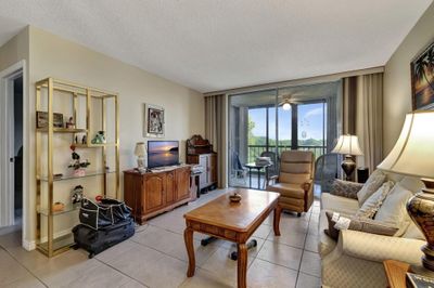 403 - 6935 Huntington Lane, Condo with 2 bedrooms, 2 bathrooms and null parking in Delray Beach FL | Image 3