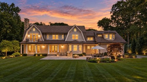 250 Country Dr, Weston, MA, 02493-1138 | Card Image