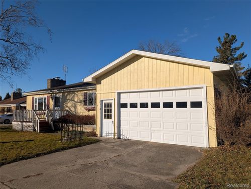 2123 Union St, Ubly, MI, 48475-7723 | Card Image