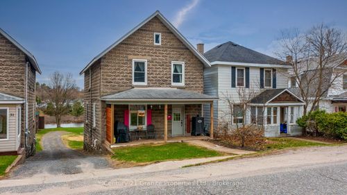 29 William Street, Parry Sound, ON, P2A1V2 | Card Image