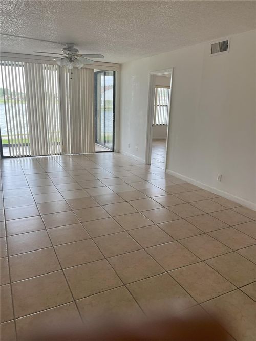 104-206 Nw Lake Pointe Dr, Oakland Park, FL, 33309 | Card Image