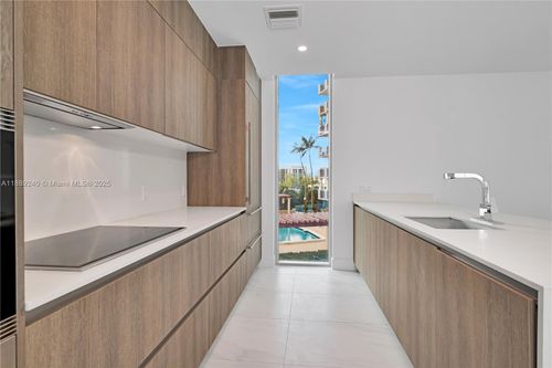 501-17550 Collins Ave, Sunny Isles Beach, FL, 33160-2867 | Card Image