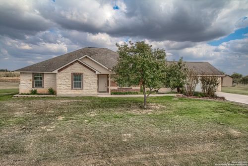 123 Colette Ln, Marion, TX, 78124-4023 | Card Image
