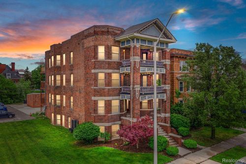 3-242 E Palmer St, Detroit, MI, 48202-3832 | Card Image