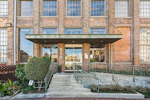 225-920 Poeyfarre St, New Orleans, LA, 70130-3896 | Card Image