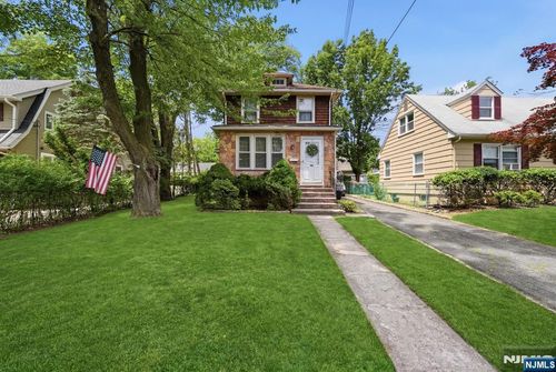 112 Grove Ave, Verona, NJ, 07044-1620 | Card Image