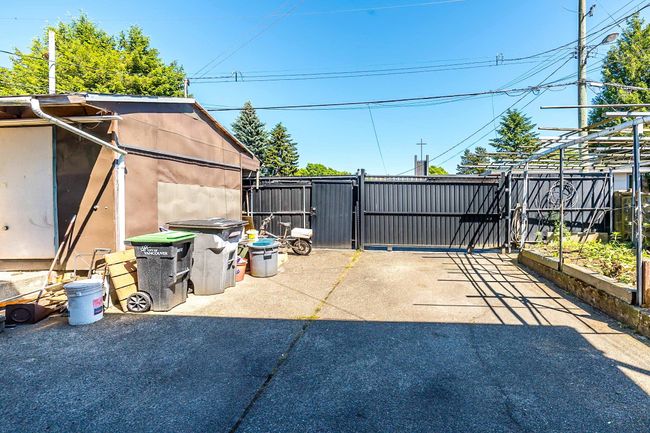 6074 Sherbrooke St, House other with 6 bedrooms, 4 bathrooms and 2 parking in Vancouver BC | Image 32