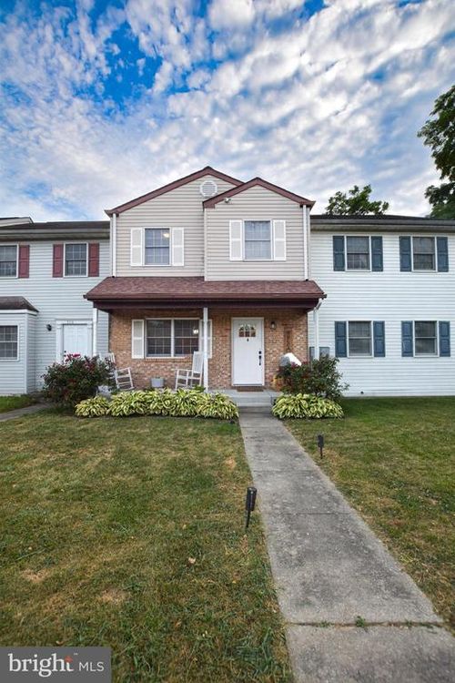 308 Twigg Dr, MARTINSBURG, WV, 25404-5588 | Card Image