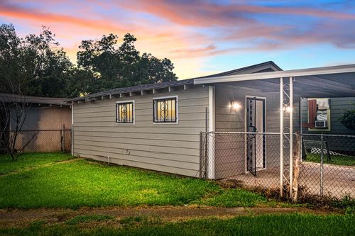 2-5519 Chapman St, Houston, TX, 77009-1523 | Card Image