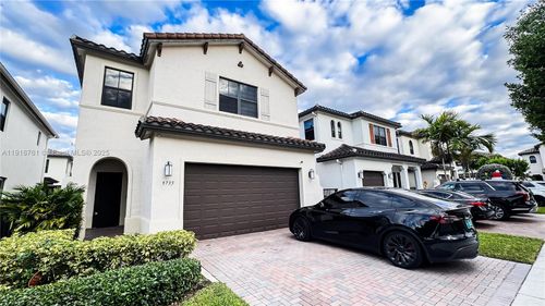 9735-9735 W 34th Ct, Hialeah, FL, 33018-2017 | Card Image