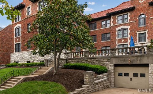 1n-7525 Buckingham Dr, Saint Louis, MO, 63105-2836 | Card Image