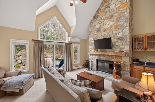 8-1D Townhouse Sq, West Dover, VT, 05356-8913 | Card Image